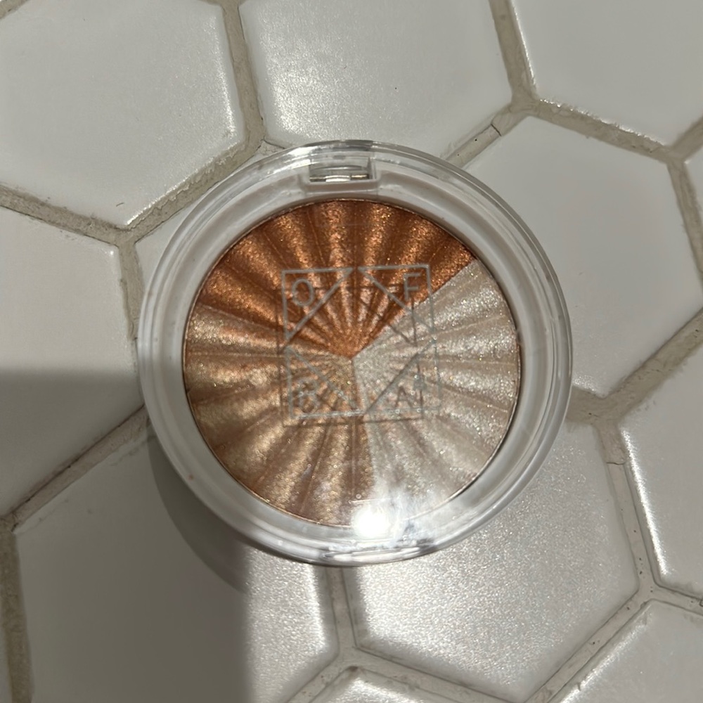 OFRA NIKKIETUTORIALS HIGHLIGHTER